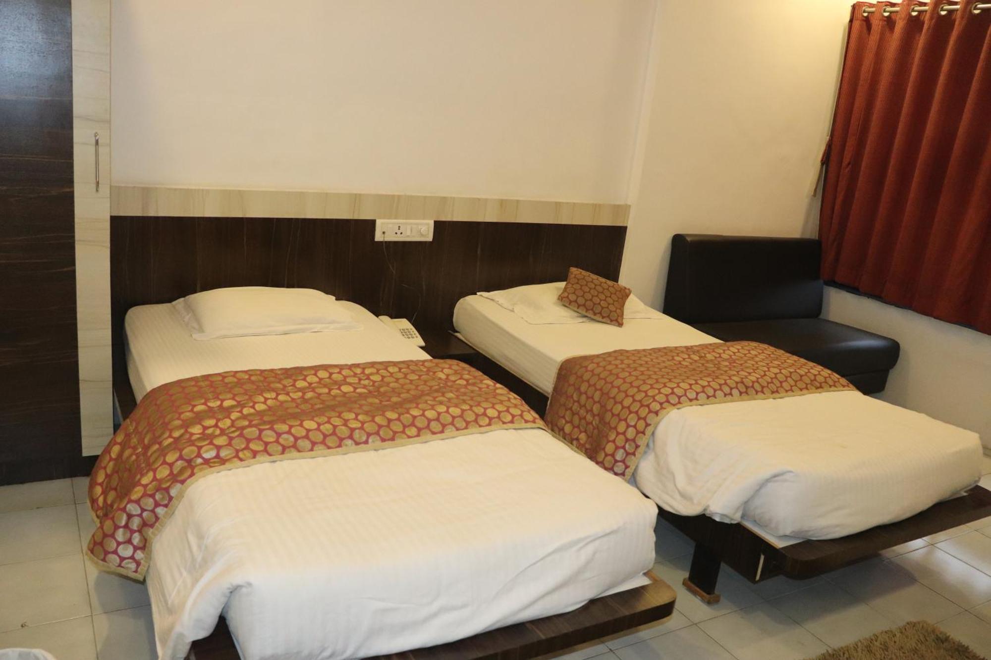 Hotel Raj Аурангабад Экстерьер фото